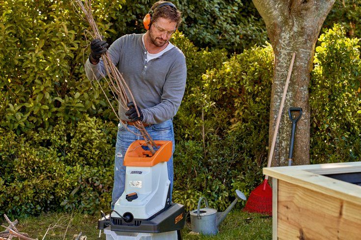 Что такое садовый измельчитель и для чего он нужен?