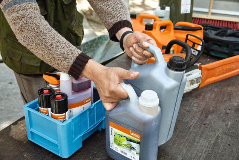 Руководство по выбору масла для бензопилы STIHL